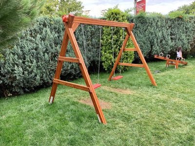 Balançoire double en bois — Elysee