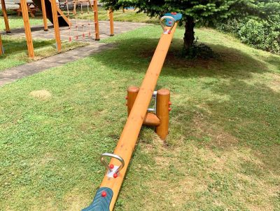 Balançoire à bascule en bois — Elysee