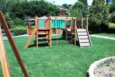 Aire de jeux en bois — Elysee