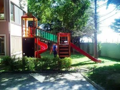 Aire de jeux en bois — Elysee