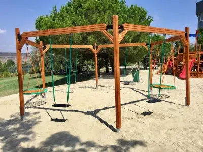 Portique de balançoires en bois — Elysee