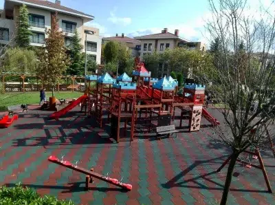 Vue d’ensemble de l’aire de jeux — Elysee