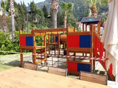 Aire de jeux en bois — Elysee