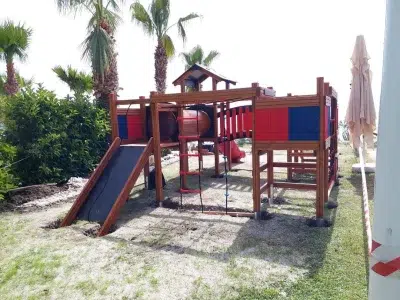 Aire de jeux en bois — Elysee