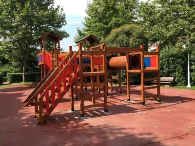 Aire de jeux en bois — Elysee