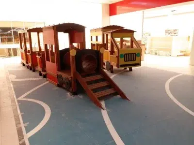 Train de jeux en bois — Elysee