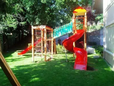 Aire de jeux en bois — Elysee
