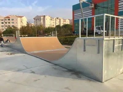 Skatepark et rampes — Elysee