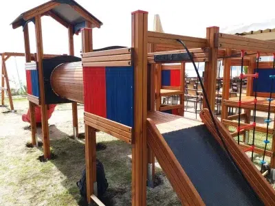 Aire de jeux en bois — Elysee