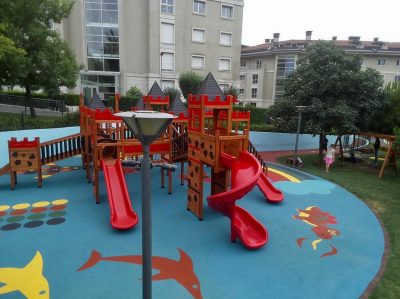 Vue aérienne d’une aire de jeux en bois — Elysee