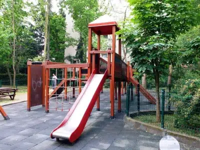 Aire de jeux en bois — Elysee