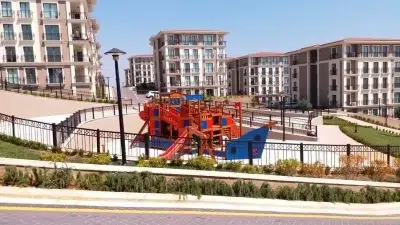 Structure de jeux en bois en forme de bateau — Elysee