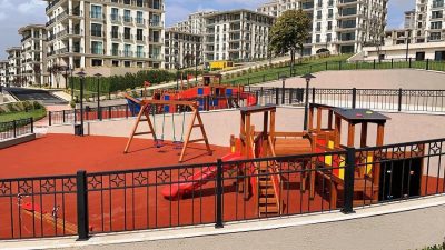 Vue aérienne d’une aire de jeux en bois — Elysee