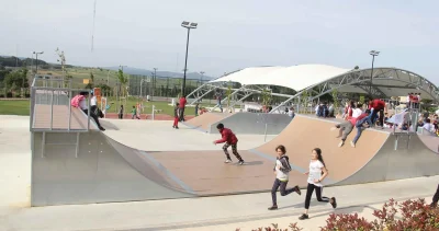 Skatepark et rampes — Elysee