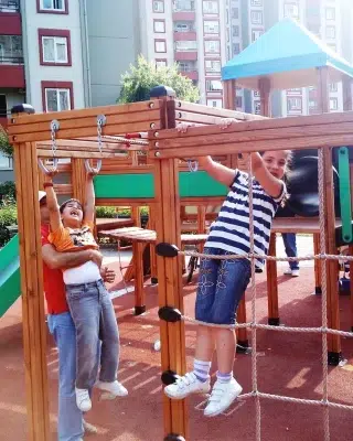 Aire de jeux en bois — Elysee