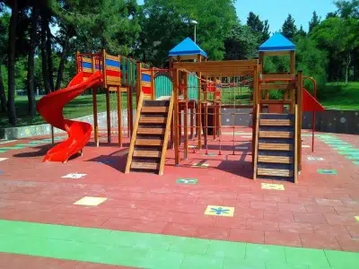 Aire de jeux en bois — Elysee