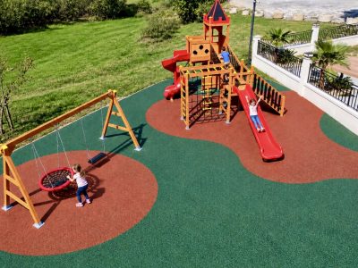 Tour de jeux en bois et balançoire double — Elysee
