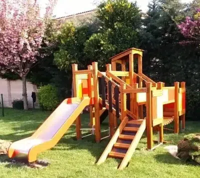 Aire de jeux en bois — Elysee