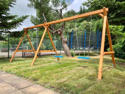 Balançoire double en bois — Elysee
