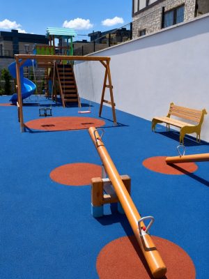 Balançoire à bascule en bois — Elysee